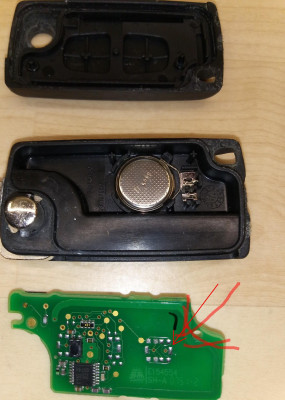 2 Tasten Schlüssel mit Chip.JPG (294.02 KiB) 3717 mal betrachtet 2 Tasten Schlüssel mit Chip.JPG