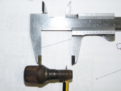 Schraube.JPG (75.27 KiB) 5004 mal betrachtet Schraube.JPG