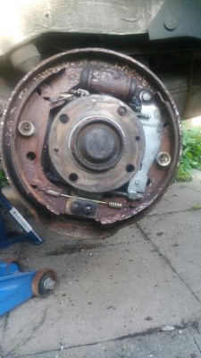 Bremse_h_li.jpeg (221.12 KiB) 10276 mal betrachtet Bremse_h_li.jpeg