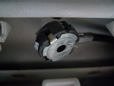 2012-09-26 001 Peugeot 306 - Dachantenne - Innenteil_a.jpg (174.3 KiB) 1305 mal betrachtet 2012-09-26 001 Peugeot 306 - Dachantenne - Innenteil_a.jpg