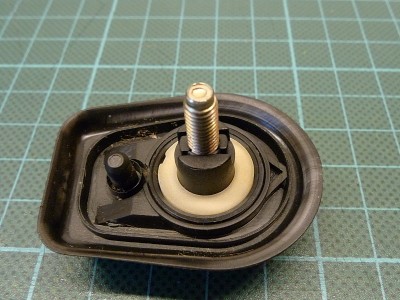 2012-09-26 004 Peugeot 306 - Dachantenne - Außenteil abgenommen_a.jpg