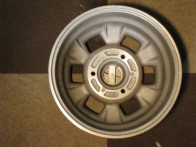 Felge1_hinten.JPG (171.84 KiB) 779 mal betrachtet Felge1_hinten.JPG