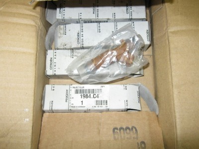 Einspritzdüsen.JPG (128.43 KiB) 1779 mal betrachtet Einspritzdüsen.JPG