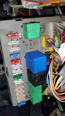 Sicherungskasten.jpg (25.44 KiB) 13138 mal betrachtet Sicherungskasten.jpg